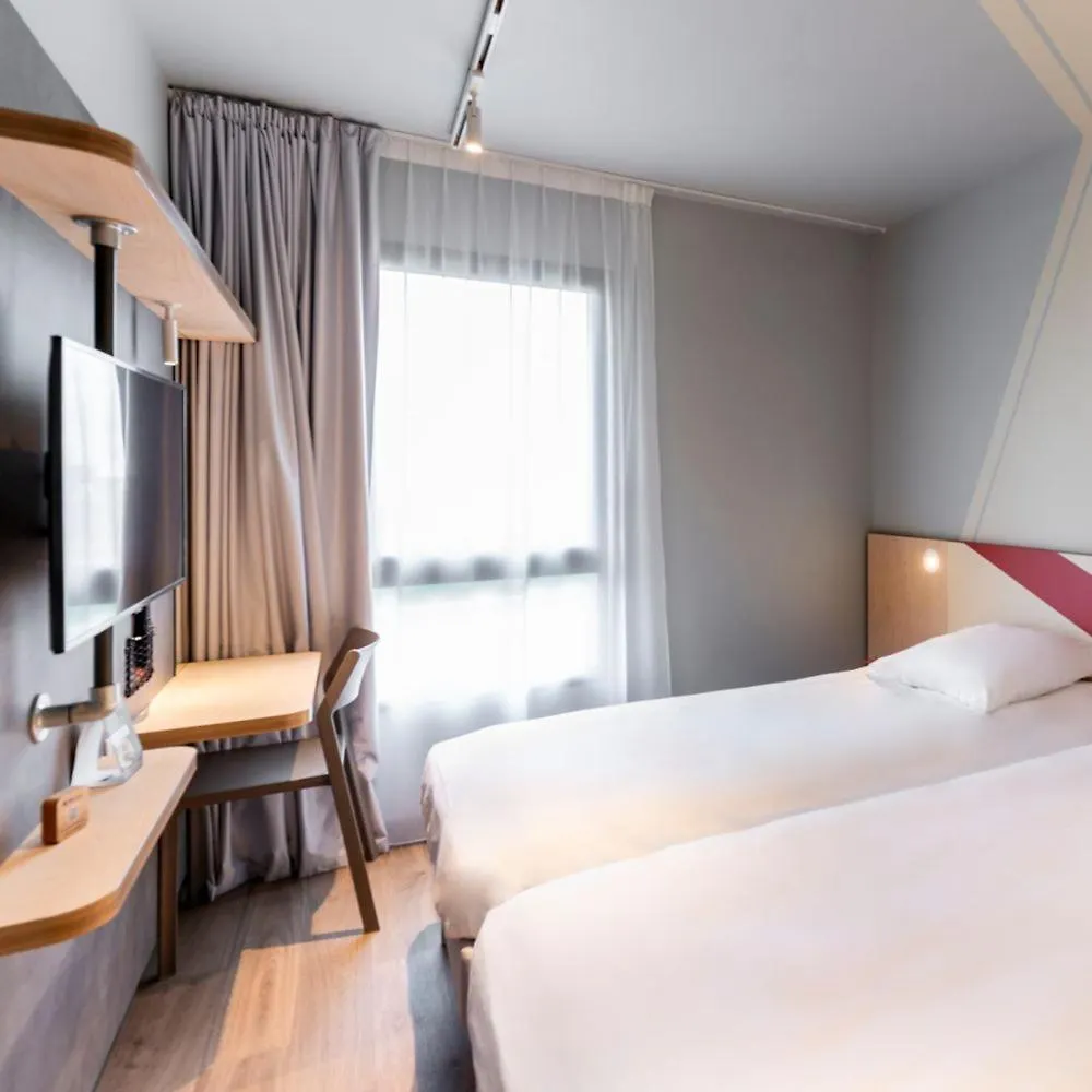 Ibis Budget Morlaix Hotel